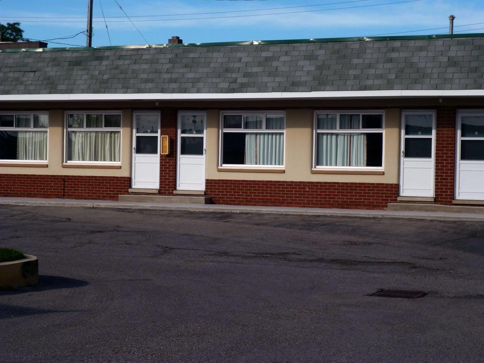 Maple Glen Motel London Extérieur photo