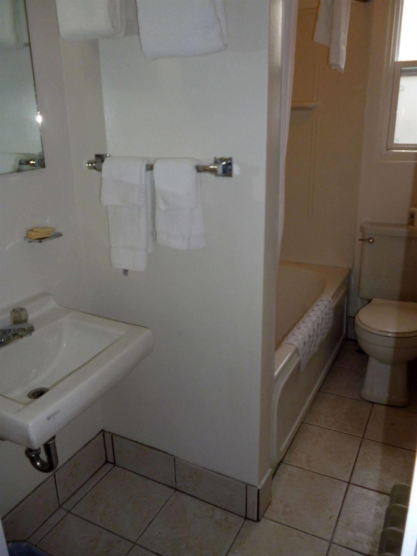 Maple Glen Motel London Extérieur photo