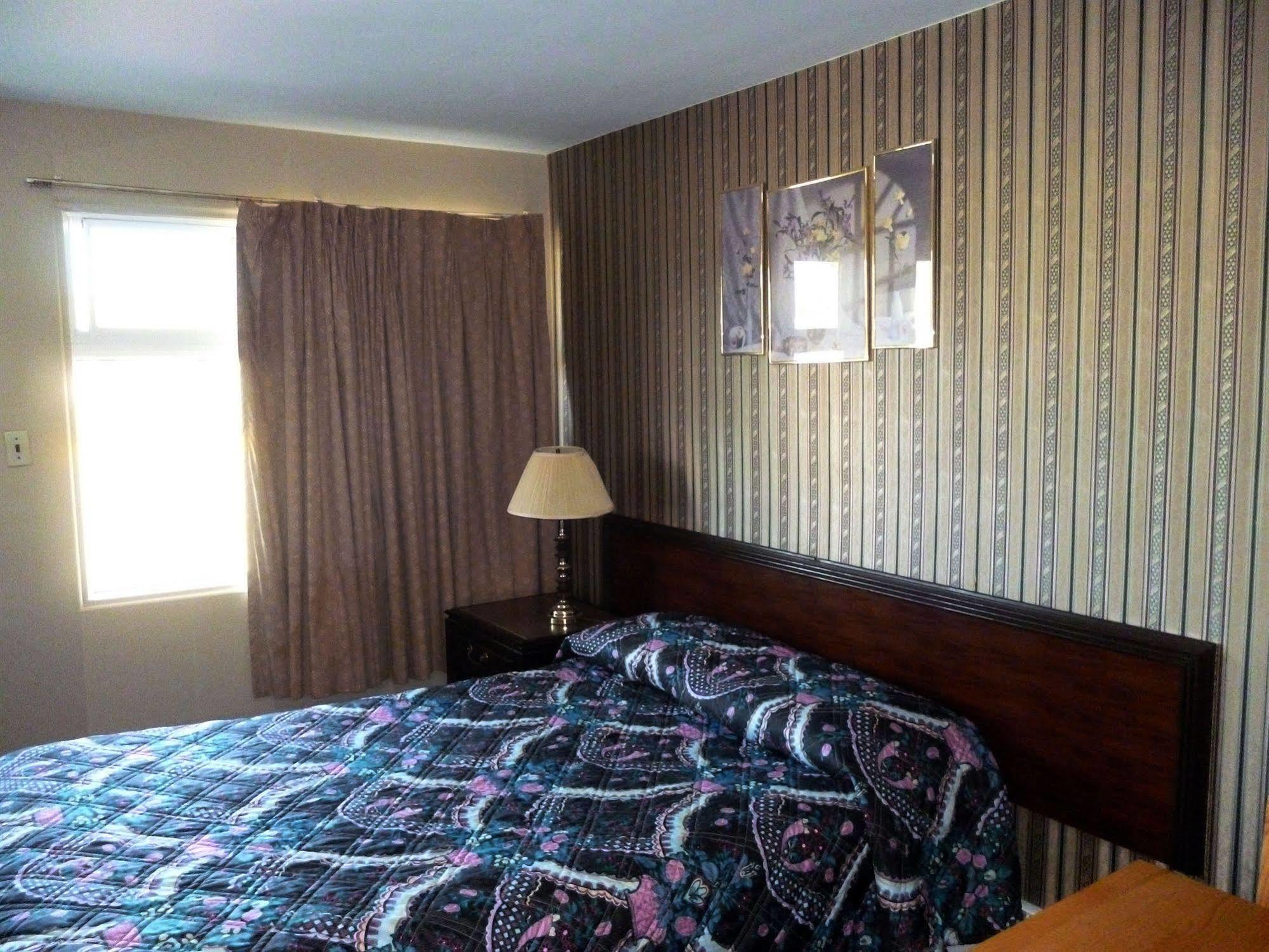 Maple Glen Motel London Extérieur photo